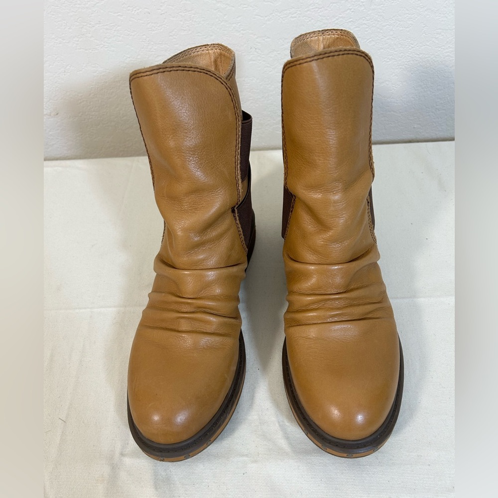 NAYA Brown boots